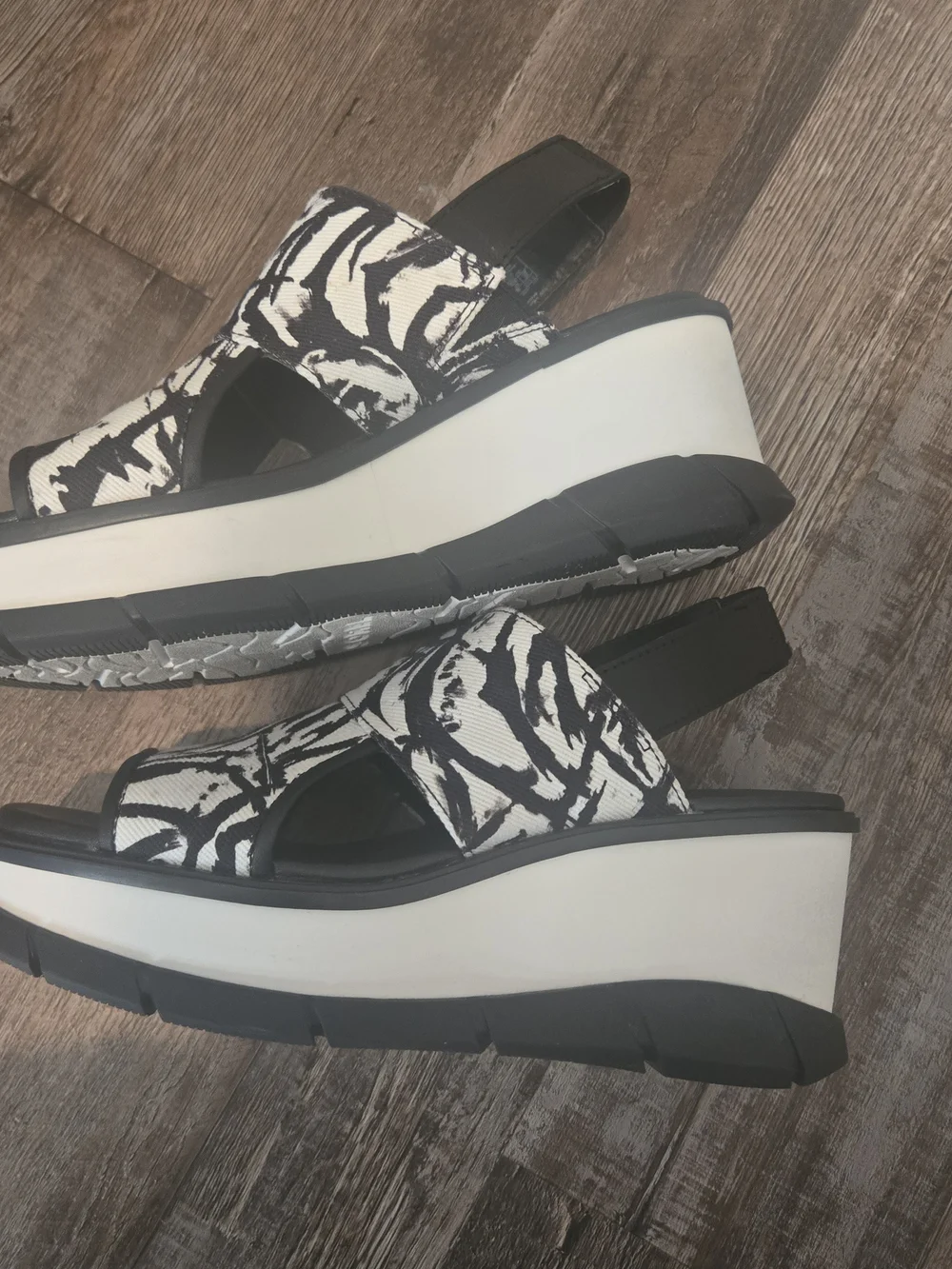 Sorel Women's Black & White Slingback Sandals